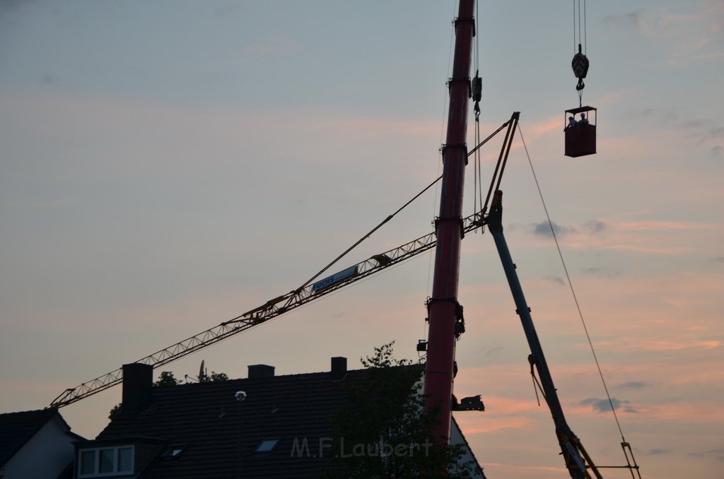 Kran drohte umzustuerzen Koeln Porz Zuendorf Hauptstr P144.JPG - Miklos Laubert